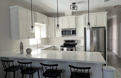 Brownsville Apartment | Fully Equipped:2BR/2BA,Office,Laundry,Full kitchen,Near, SPI,Space X and more.