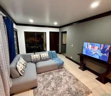 San Pablo de Heredia House | Fully Equipped 3 beds 2 cars 20-min airport