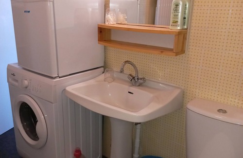 Fouesnant Apartment | FULLY EQUIPPED STUDIO CENTER OF BEG MEIL 50 METERS FROM THE BEACH. DOGS ACCEPTED