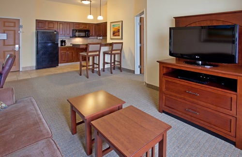Elkhart Condo | Fully-Equipped Suite |Pool + Wi-Fi