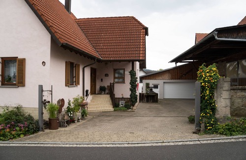Dingolshausen Apartment | Fully equipped vacation apartment (60 m²) for up to 4 people with free WiFi