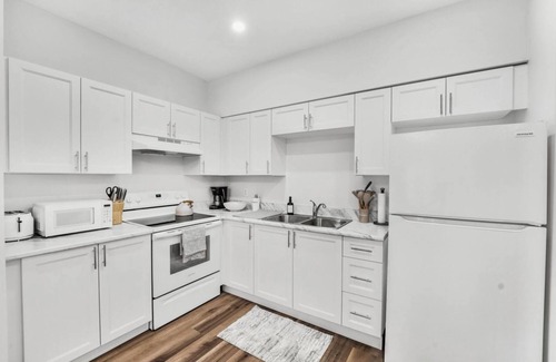 Bracondale Hill Apartment | Fully Furnished 2 Bedroom with Flexible terms on St Clair Ave West, Toronto