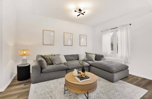 Bracondale Hill Apartment | Fully Furnished 2 Bedroom with Flexible terms on St Clair Ave West, Toronto