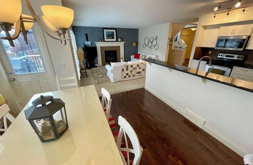 Southwest Calgary House | Fully furnished elegant suburban house with desirable amenities and location.