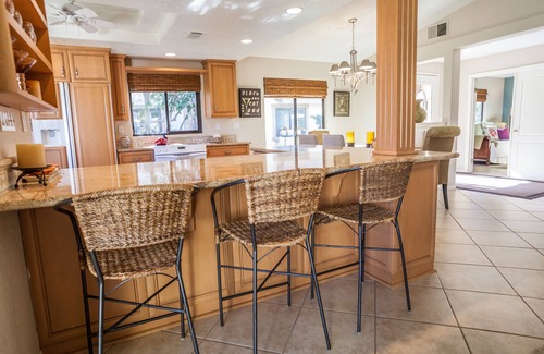 Palm Desert House | Fully Remodeled and Open Floorplan in Monterey Country Club