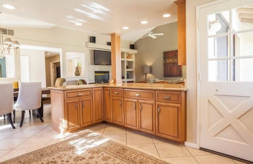 Palm Desert House | Fully Remodeled and Open Floorplan in Monterey Country Club