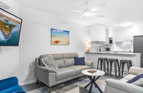 Mooloolaba Apartment | fully renovated ground floor 2 bedroom apartment