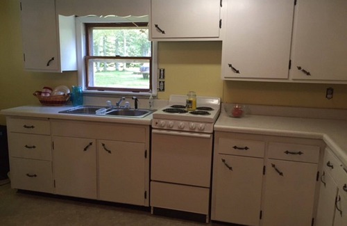 Pickerel Cottage | Fully Updated 4 Bedroom Waterfront Cabin!