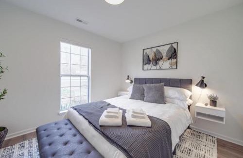 Paw Creek House | Fully Updated Cozy 3 BR Ranch Escape -WWC- Airport