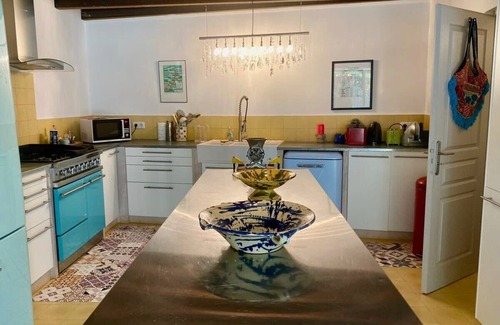 Uzes House | Fun and Funky Townhouse with Terrace in heart of in Uzès