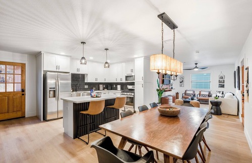 Braeswood Place House | Fun-Filled Backyard:Firepit-Grill-Games-Good Vibes