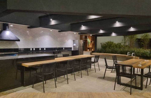 Sao Paulo Apartment | Functional studio 300m from the Santos-Imigrantes subway station. Building with Swimming Pool and Gym