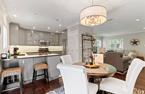 Dallas House | Furnished 2 BR Home in the Bird Streets, Dallas, TX - Eclipse Special