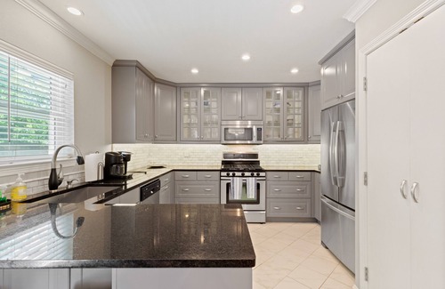 Dallas House | Furnished 2 BR Home in the Bird Streets, Dallas, TX - Eclipse Special