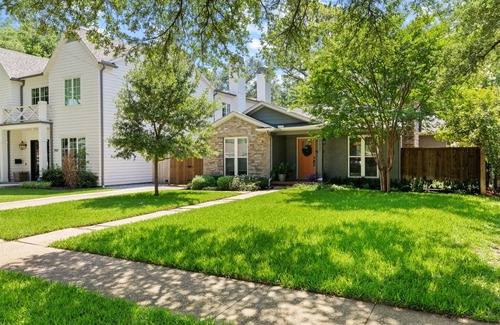 Dallas House | Furnished 2 BR Home in the Bird Streets, Dallas, TX - Eclipse Special