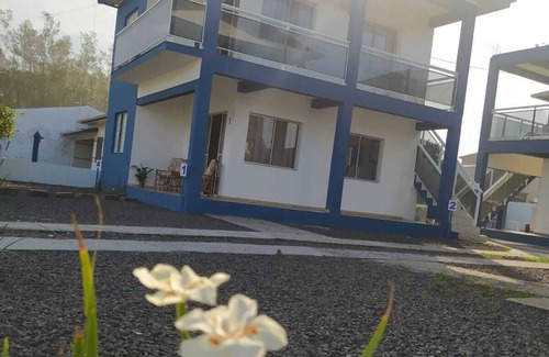 Passo de Torres Apartment | Furnished apartment just a few meters from the sea