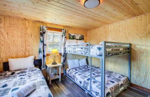 Cosby House | Furnished Deck Rustic Cabin in Cosby!