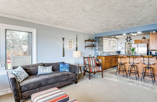 Mukwonago House | Furnished Deck w/Views: Mukwonago Lake House!