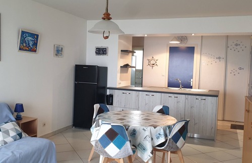 Saint-Vaast-la-Hougue Apartment | Furnished apartment in Saint Vaast la Hougue with feet in the water