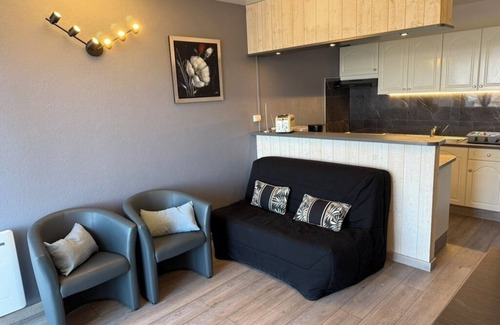 Saint-Vaast-la-Hougue Apartment | Furnished * in Saint-Vaast-la-Hougue facing the sea and the island of Tatihou