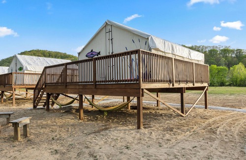 Stanton RV Rental | Furnished Glamping Tent/2 Queen Beds/Red River Access- River Rainbow - #5