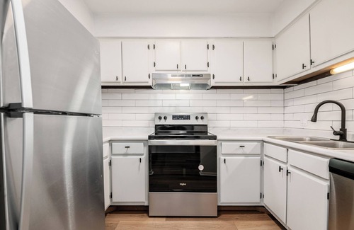 Northwest Columbus Apartment | Furnished Resort Style Apartment w/WIFI & Parking