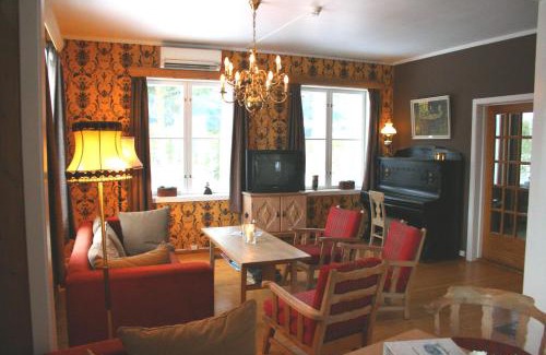 Ron Bed & Breakfast | Furulund Pensjonat