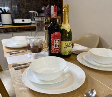 Cavinti Apartment | FYLL Homes - Ysabella Suite Stylish Art Deco 1-Bed Apartment with FREE Parking Near Pagsanjan Falls & Caliraya