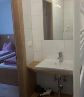 Karbach House | Gästehaus Engelhard Pension