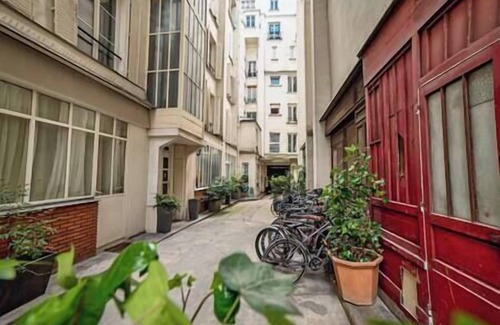 Bonne-Nouvelle Apartment | Géranimus 163 : Heart of paris