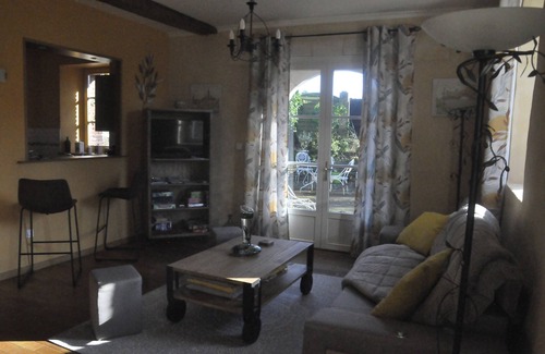 Saint-Sauveur-d'Emalleville House | Gîte l'orangerie du Château d'Emalleville