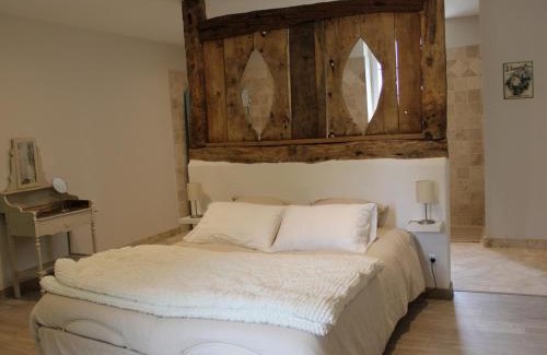 Fontclaireau House | Gîte à Fontclaireau : piscine privative, jardin clos, 4 ch., draps et linge fournis - FR-1-653-202