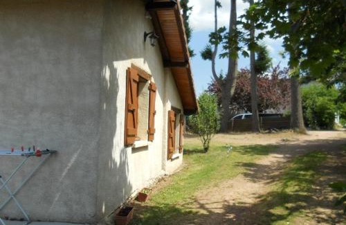 Saint-Haon-le-Chatel House | Gîte 3 chambres avec terrain clos et jeux pour enfants - FR-1-496-21