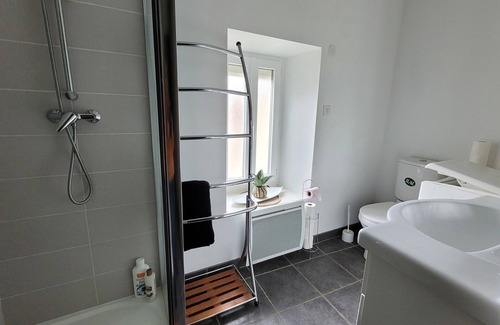 Cintegabelle House | Gîte 4 Personnes. Animaux de Compagnie Acceptés