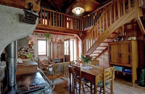 Essertines-en-Chatelneuf House | Gîte 6 personnes avec terrasse en pleine nature - FR-1-496-16