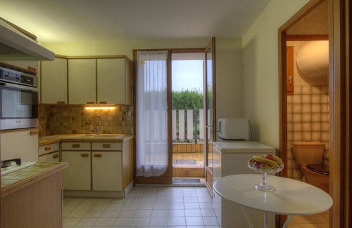 Ambronay House | Gîte Agréable, Situé au Pied des Monts du Bugey. De Nombreuses Possibilités de Promenades et de Visi