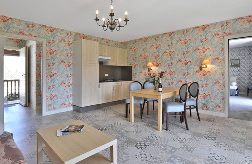 Montignac Apartment | Gîte apartment 2/5 sleeps - Château de Puy Robert Lascaux - Sarlat