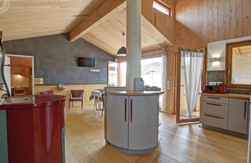 Verrieres-en-Forez House | Gîte authentique avec terrasses spacieuses à Verrières-en-Forez - FR-1-496-327