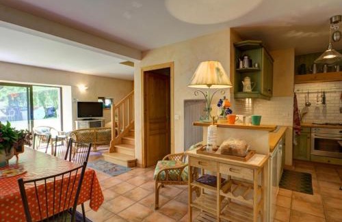 Marols House | Gîte authentique à Marols pour 6 personnes, jardin privé - FR-1-496-1