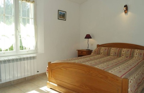 La Tour-d'Aigues House | Gîte Avec Piscine Les Oliviers -