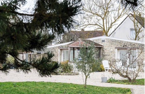 Chenou House | Gîte Avec Piscine au Cœur D'un Verger au Calme, à Seulement 1h de Paris !