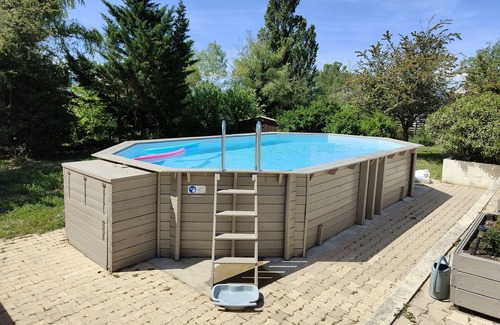 Banne House | Gîte Bleu Le soleil souriant