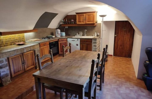 Monoblet House | Gîte Cévennes: Piscine, Lamas, Rivière