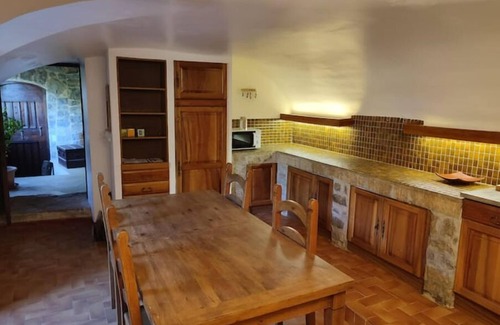 Monoblet House | Gîte Cévennes: Piscine, Lamas, Rivière