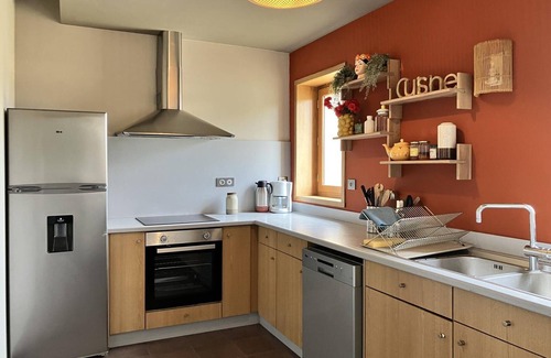 Montbeugny Cottage | Gîte Cerf Ailé in Montbeugny, 14 pers, Pets allowed, Wifi