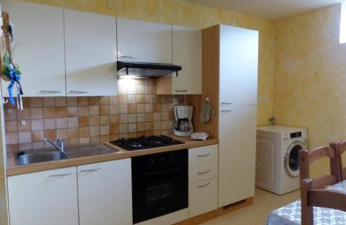 Saint-Palais Apartment | Gîte chaleureux à Saint-Palais avec séjour accueillant - FR-1-489-418