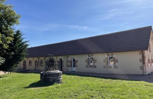 Thiel-sur-Acolin House | Gîte champêtre avec terrasse et jardin à Thiel-sur-Acolin - FR-1-489-339