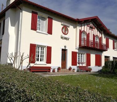 Hasparren Apartment | Gîte classé 4 étoiles Mulhoa