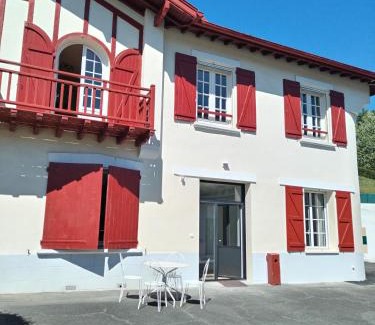 Hasparren Apartment | Gîte classé 4 étoiles Mulhoa