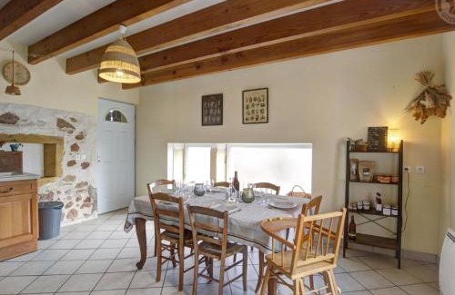 Sevelinges House | Gîte de charme 6 pers, jardin clos, animaux bienvenus - FR-1-496-250
